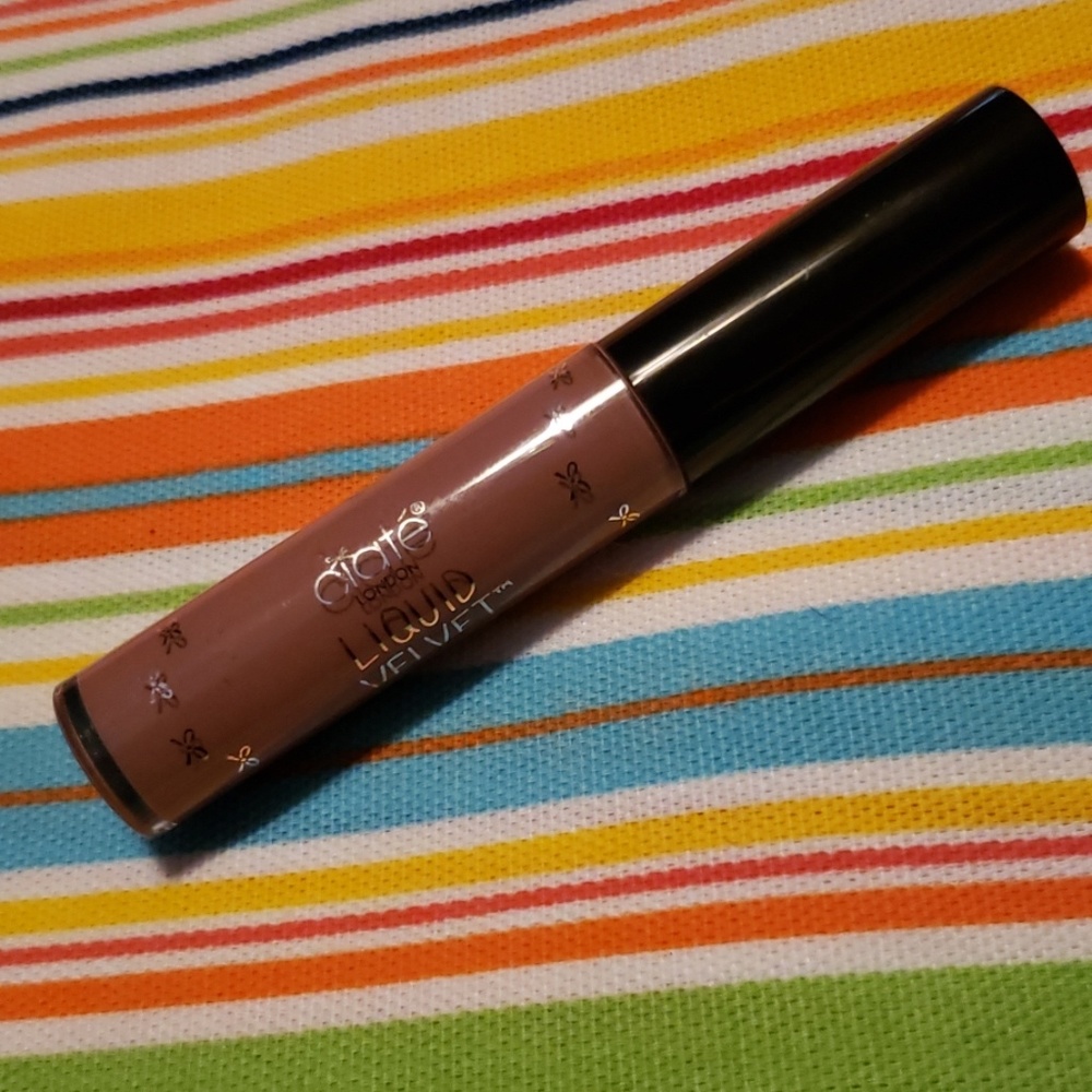 🌺 Liquid Lipstick